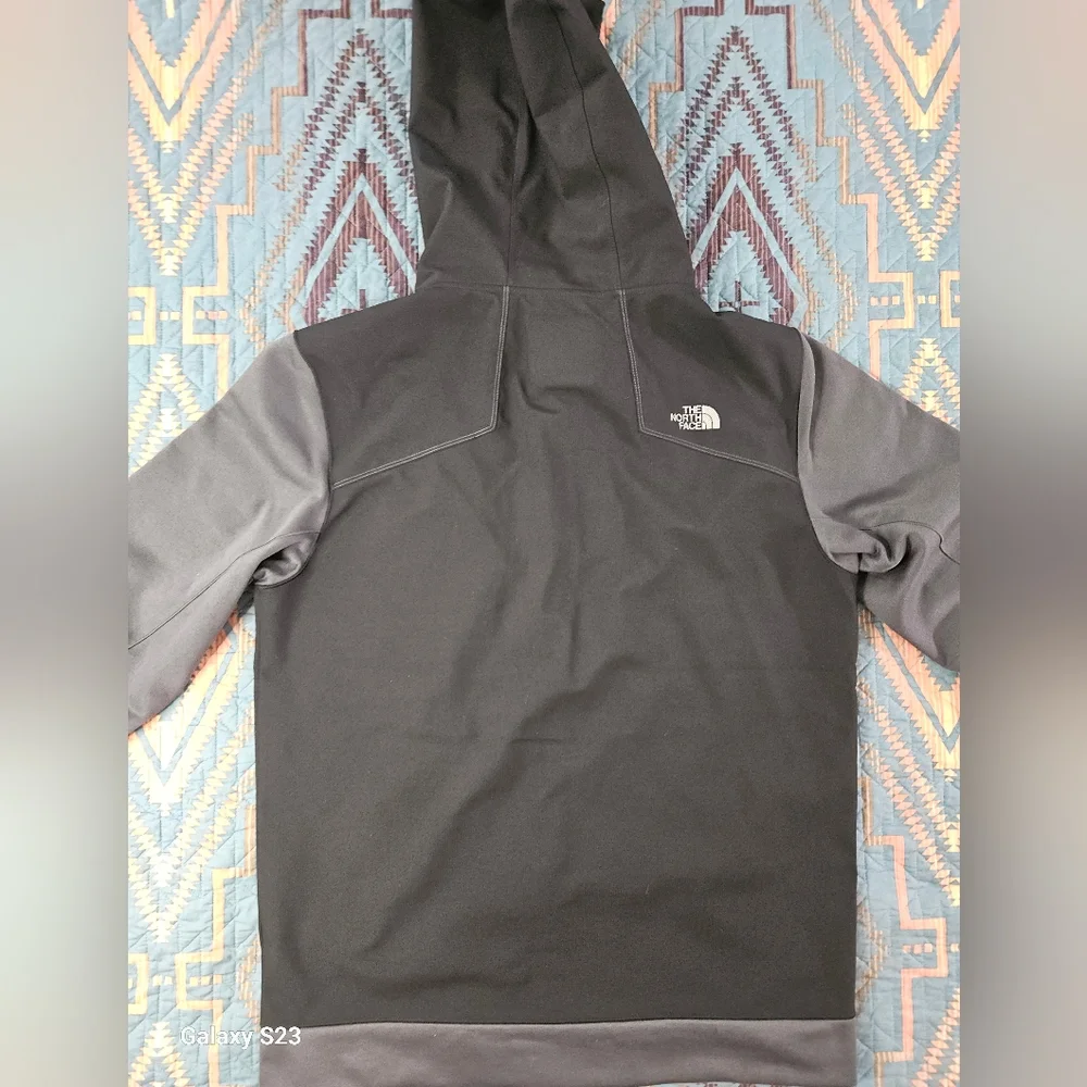The North Face Men's Black and Gray‎ Jacket